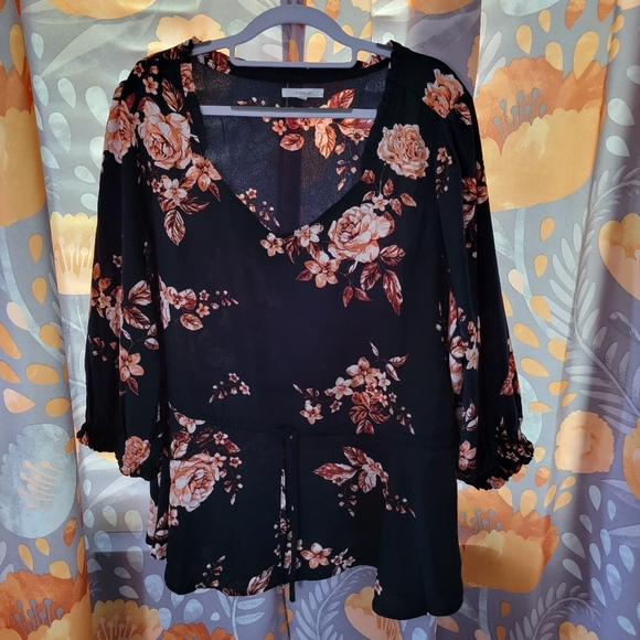 PLUS NWOT Maurices Navy Floral Peasant Top - Picture 3 of 6